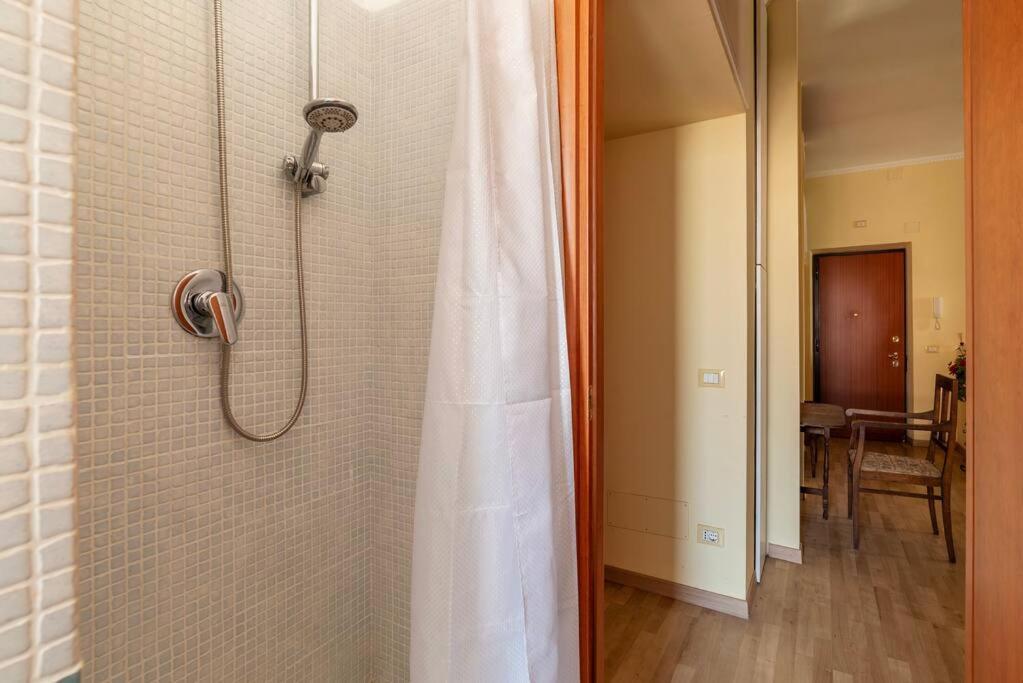 Elegante Appartamento Centrale Рим Экстерьер фото