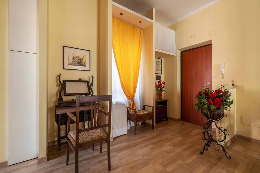 Elegante Appartamento Centrale Рим Экстерьер фото