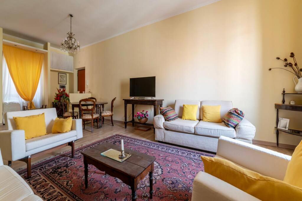 Elegante Appartamento Centrale Рим Экстерьер фото