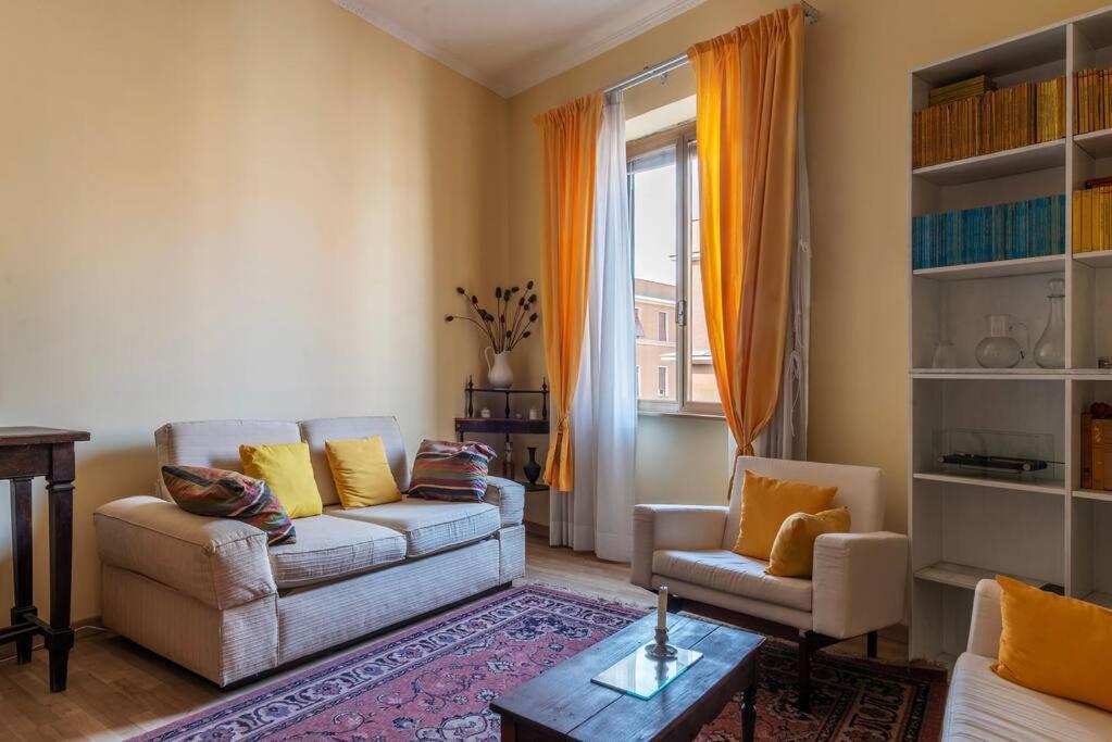 Elegante Appartamento Centrale Рим Экстерьер фото