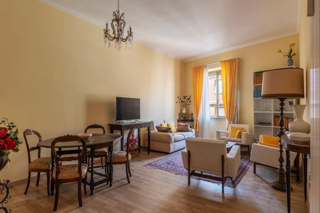 Elegante Appartamento Centrale Рим Экстерьер фото