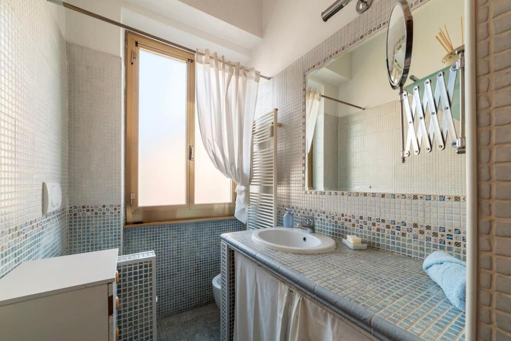Elegante Appartamento Centrale Рим Экстерьер фото