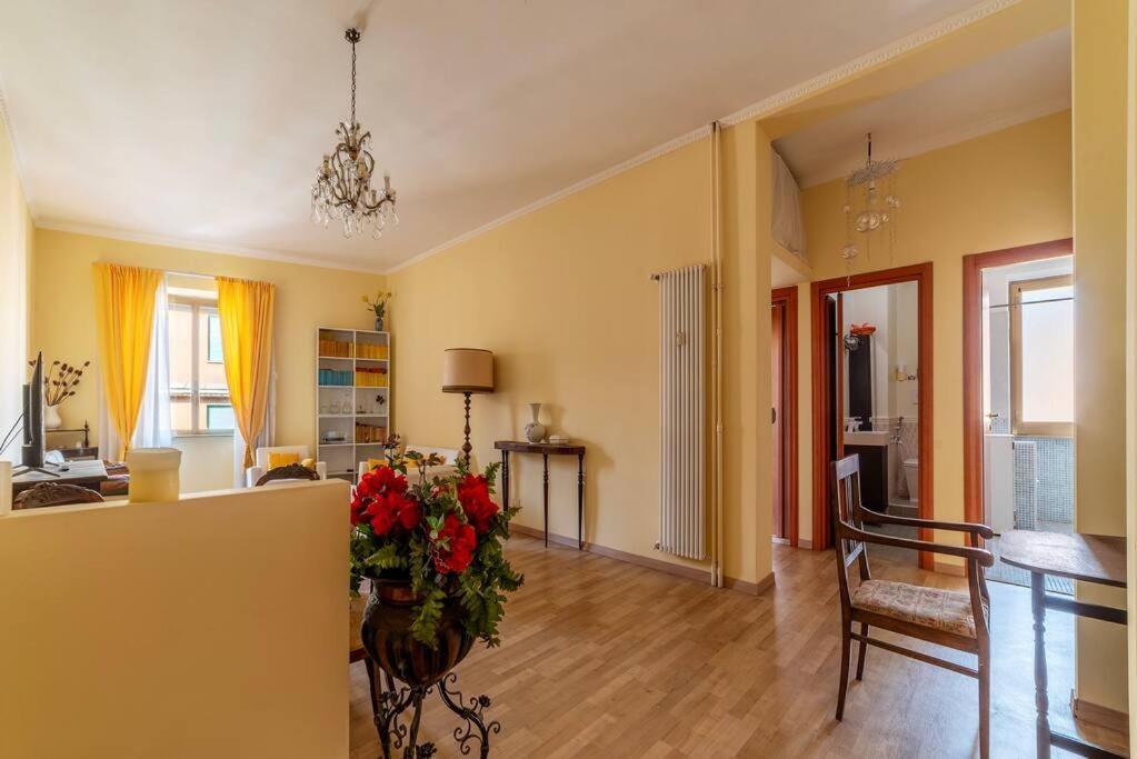 Elegante Appartamento Centrale Рим Экстерьер фото